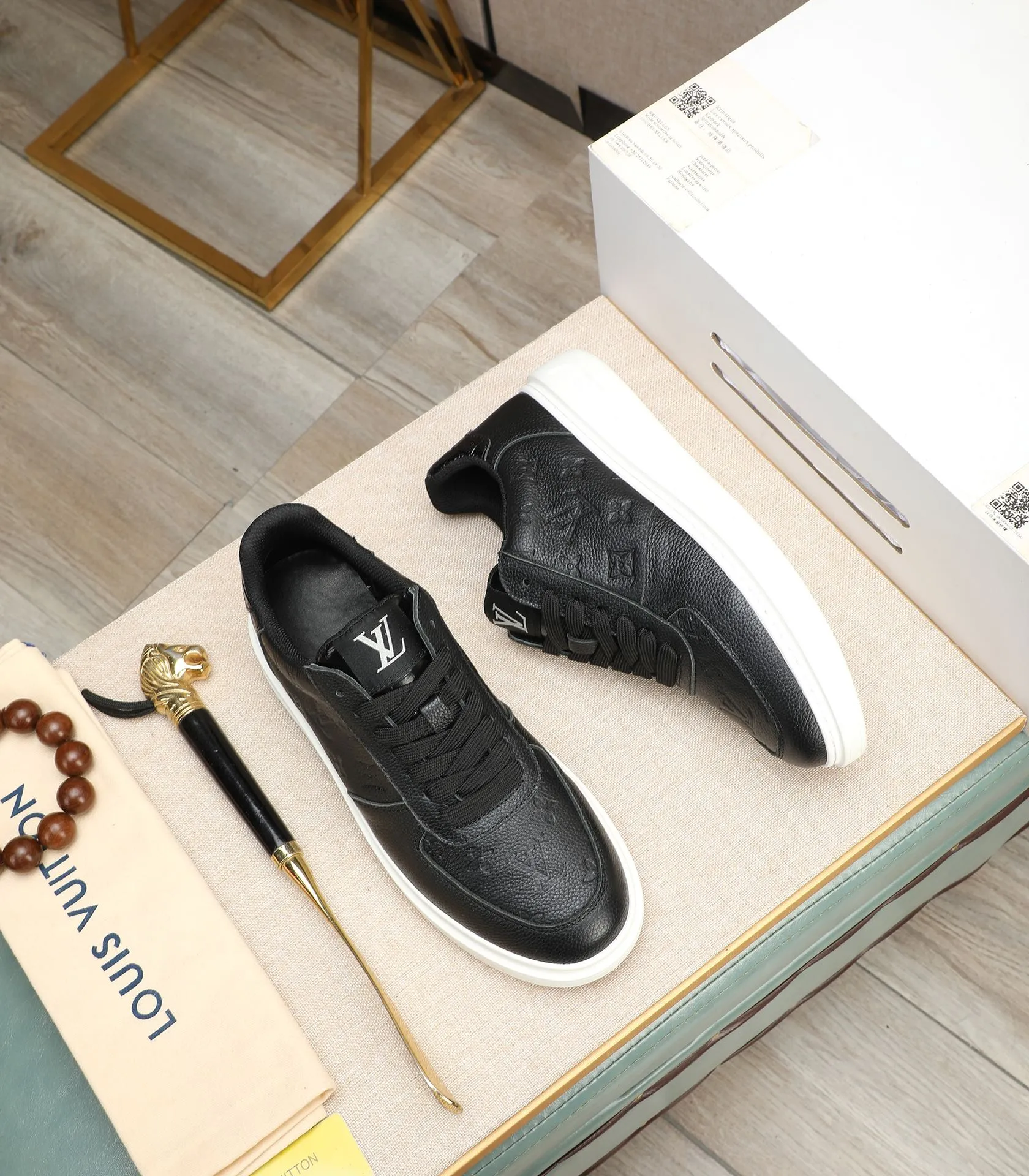 Men's shoes 💰540 💰(Niuli: full package) louis vuitton (Louis Vuitton/lv) top 🔍🔍 new models are on sale at the same time at the counter. The upper 🇮🇹 is imported from Italy, first-layer cowhide, and the lining is fully imported cowhide. 💪💪, completely 1⃣️ to 1 ⃣️Re-engraved🇮🇹💪💪, ⚠Sole: The original sole is specially provided by the original factory, the exclusive movable molded sole is super comfortable, ⚠The original factory follows the order, 🔍🔍high quality, you can enter and exit the counter at will, welcome to compare⚠. Code number:38-44